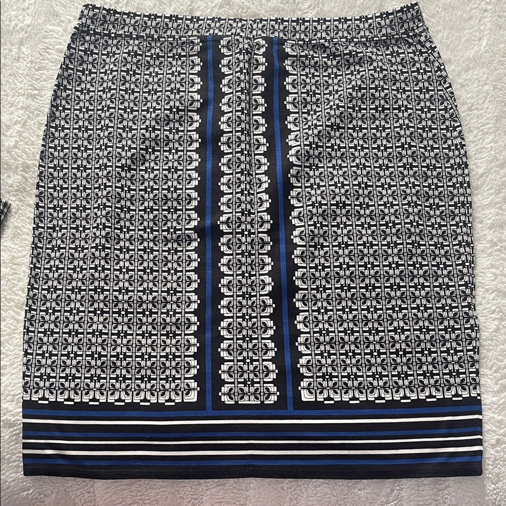 Max Studio Navy and White Patterned Pencil Skirt